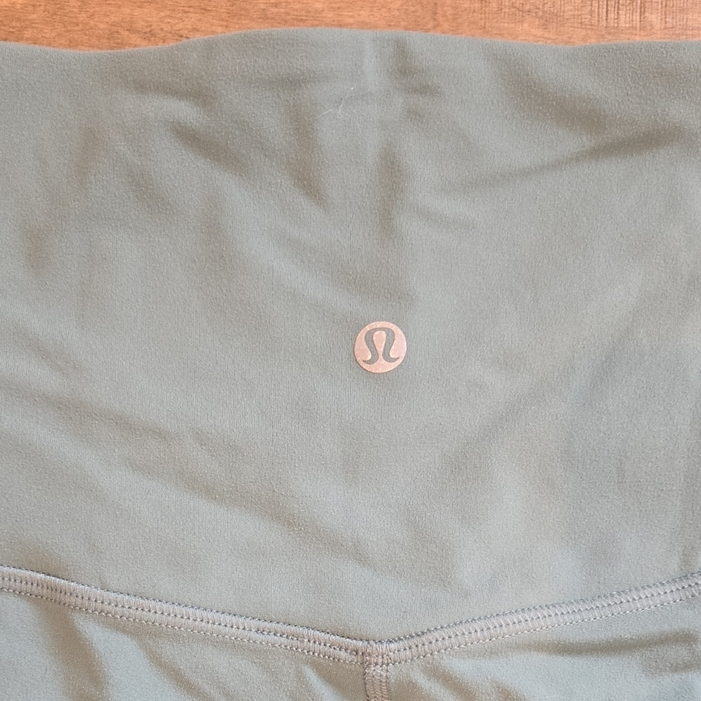 lululemon Align Pocket 7/8 Green Leggings - Picture 2 of 3